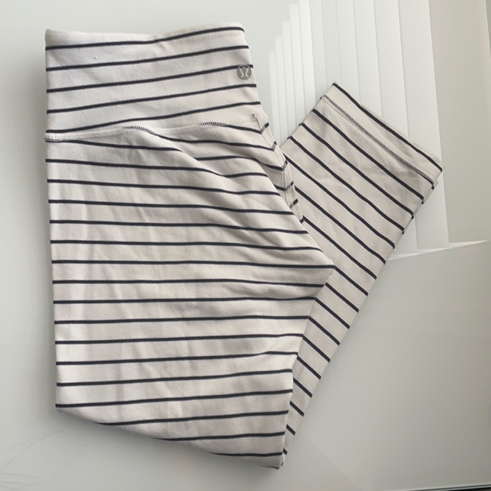 RARE lululemon Quiet Stripe Wunder Under Crops